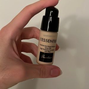 Guerlain essentiel foundation